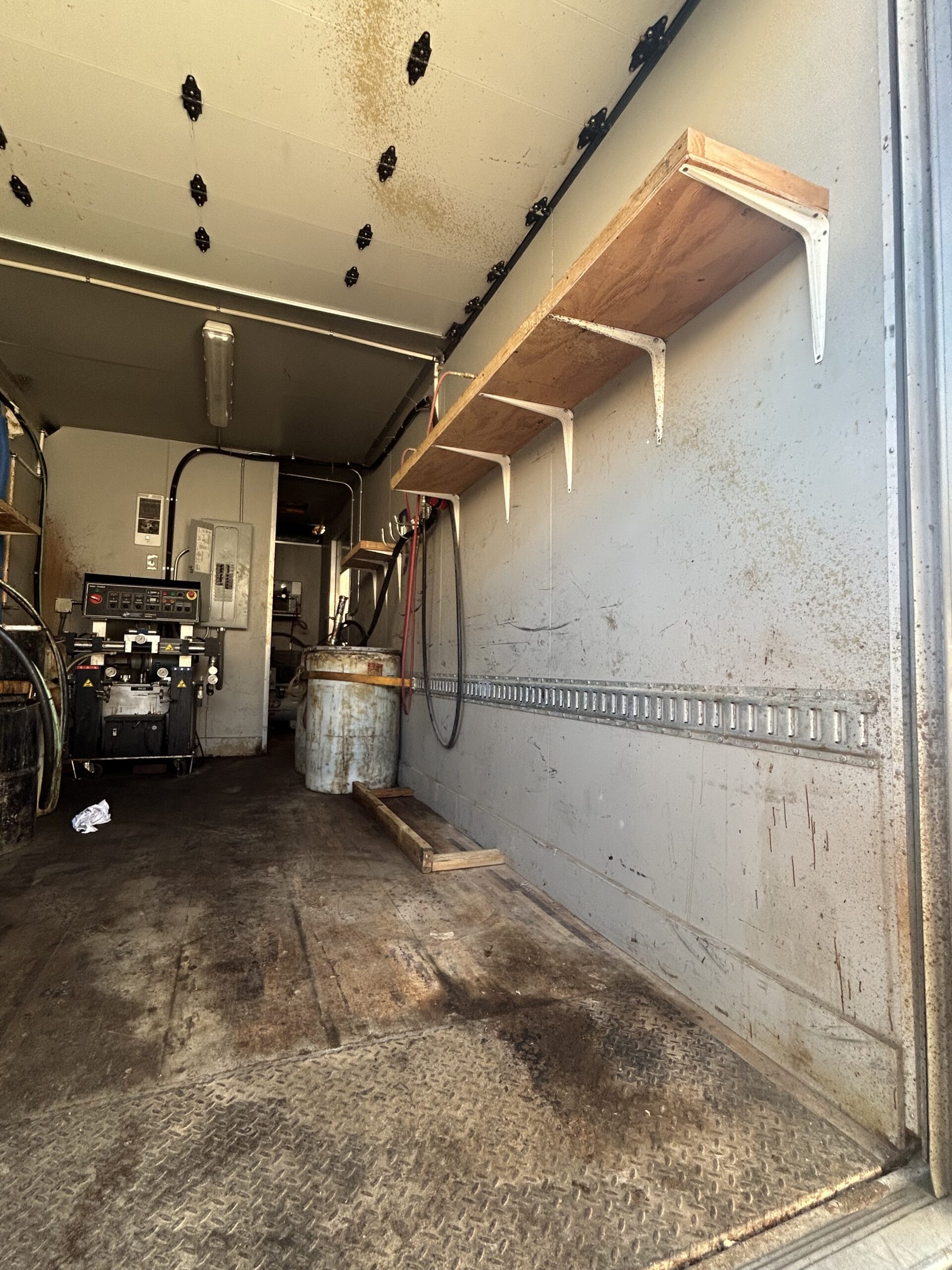 Used 2016 PMC PH-25 Box Truck Spray Foam Rig, 60' Heated Hose, (2) T1 Transfer Pumps, 5HP Compressor 37.5KW Diesel Generator, 20 CFM Air Dryer - Image 16