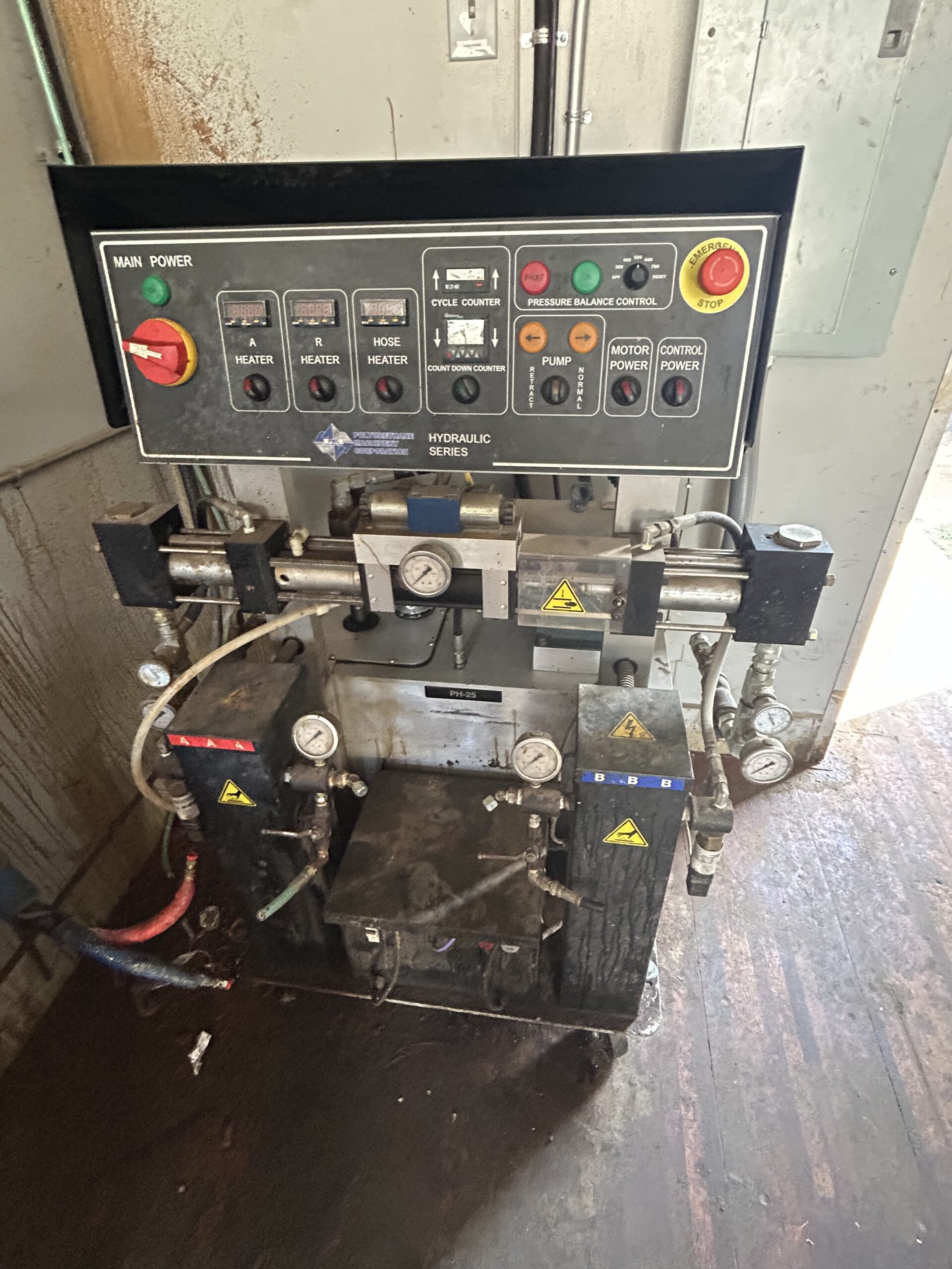 Used 2016 PMC PH-25 Box Truck Spray Foam Rig, 60' Heated Hose, (2) T1 Transfer Pumps, 5HP Compressor 37.5KW Diesel Generator, 20 CFM Air Dryer - Image 7