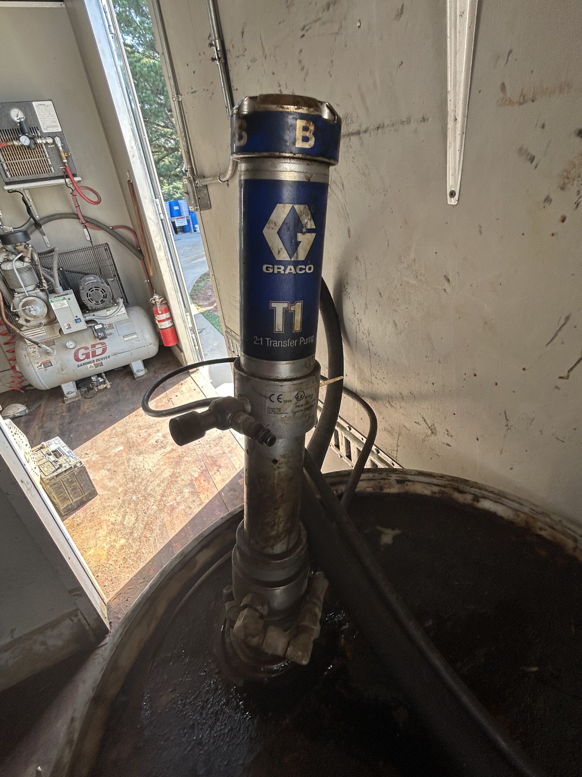 Used 2016 PMC PH-25 Box Truck Spray Foam Rig, 60' Heated Hose, (2) T1 Transfer Pumps, 5HP Compressor 37.5KW Diesel Generator, 20 CFM Air Dryer - Image 6